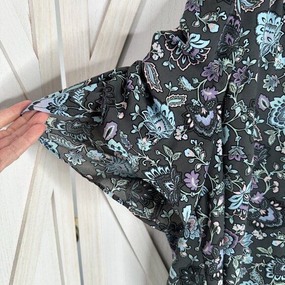 Torrid Harper Georgette V-Neck Ruched Sleeve Blouse - Picture 8 of 8